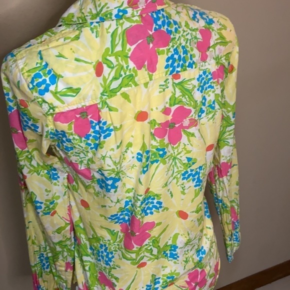 Lilly Pulitzer Resort Fit Button Down Shirt - Picture 4 of 10